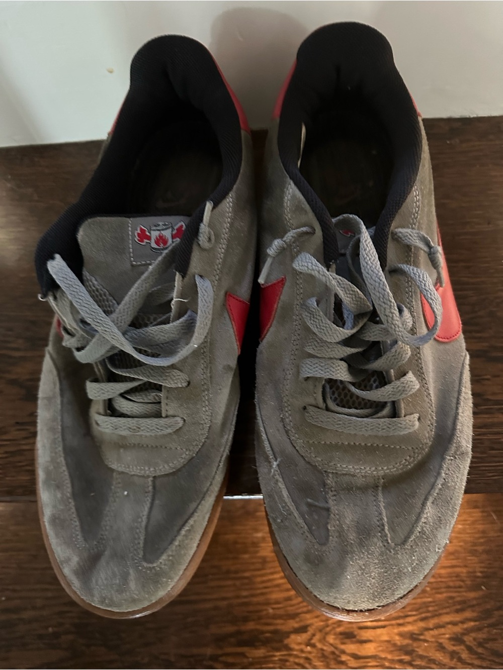 Vintage 2004 sz10 DS Nike Air Zoom FC Chet charcoal sport red